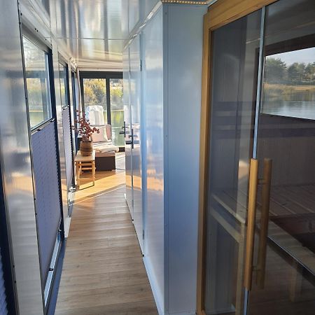 Schwimmendes Ferienhaus Silent Elsterheide Екстер'єр фото